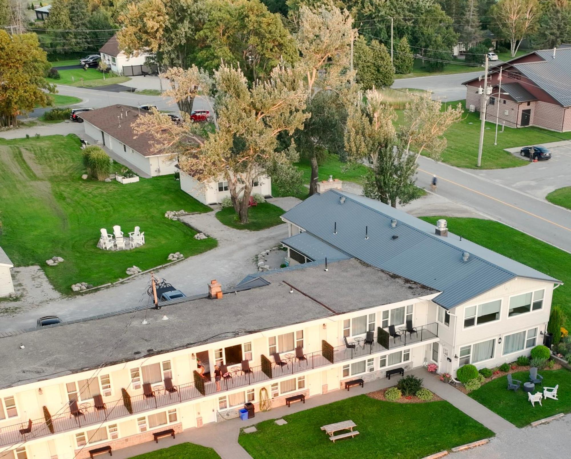 Lakeside Inn Orillia Exterior photo