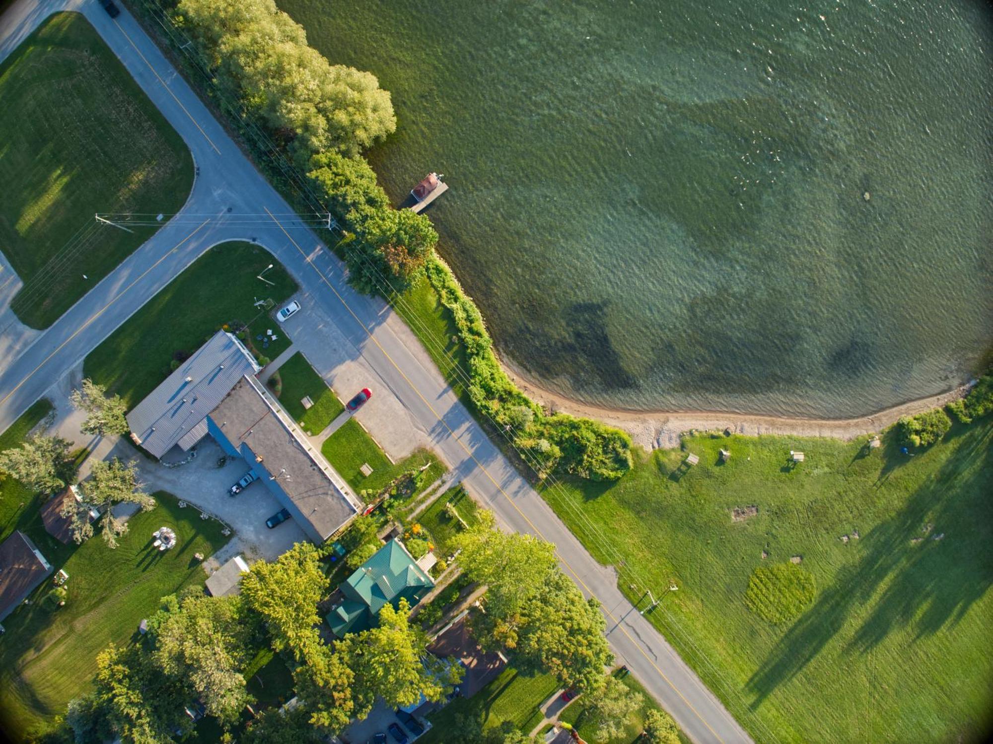 Lakeside Inn Orillia Exterior photo